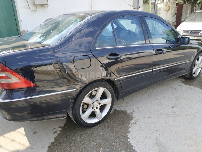 Mercedes C 320 2006, 235,418 km - 3.2 l - Bakı