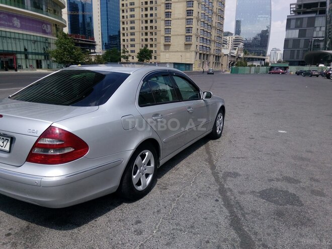 Mercedes E 220 2003, 280,000 km - 2.2 l - Bakı