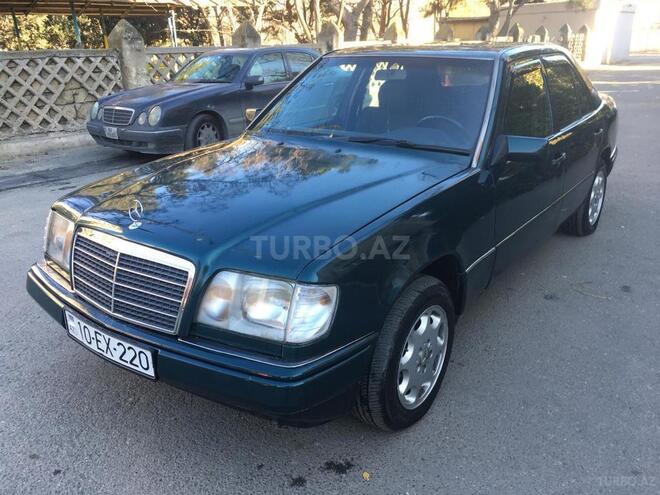 Mercedes E 220 1995, 215,677 km - 2.2 l - Bakı