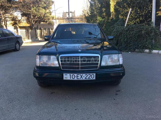 Mercedes E 220 1995, 215,677 km - 2.2 l - Bakı