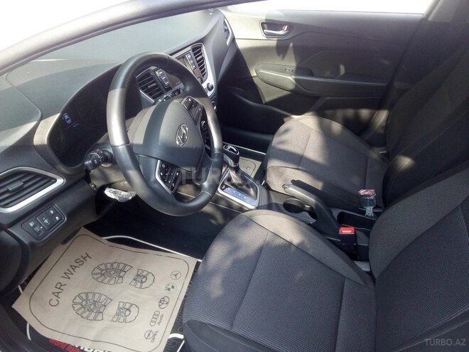 Hyundai Accent 2018, 18,000 km - 1.6 л - Bakı