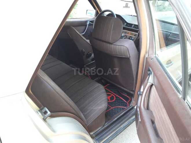 Mercedes E 230 1988, 259,860 km - 2.3 l - Bakı