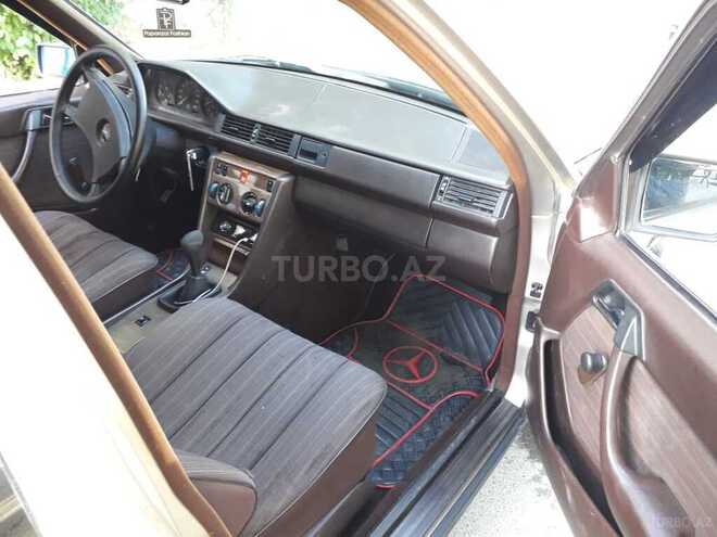 Mercedes E 230 1988, 259,860 km - 2.3 l - Bakı