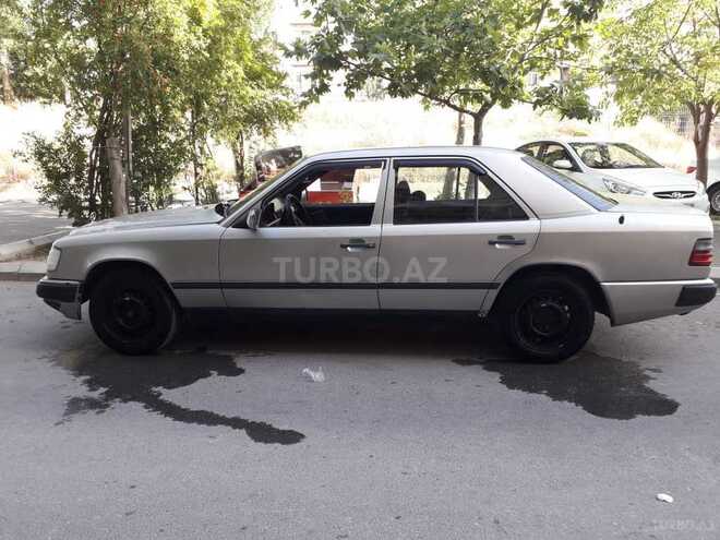 Mercedes E 230 1988, 259,860 km - 2.3 l - Bakı