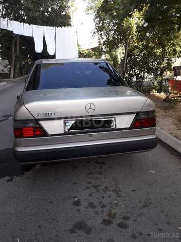 Mercedes E 230 1988, 259,860 km - 2.3 l - Bakı