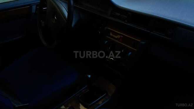 Mercedes E 200 1993, 300,000 km - 2.0 l - Bakı