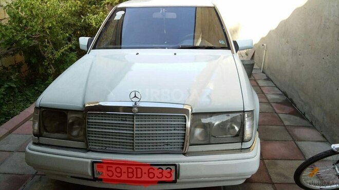 Mercedes E 200 1993, 300,000 km - 2.0 l - Bakı