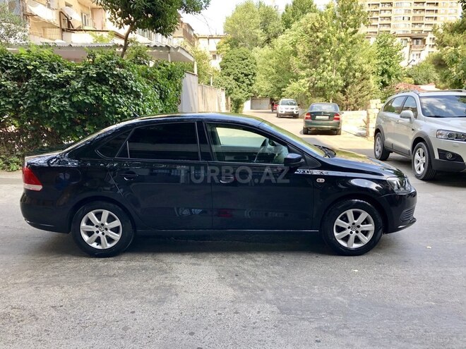 Volkswagen Polo 2013, 120,000 km - 1.6 l - Bakı