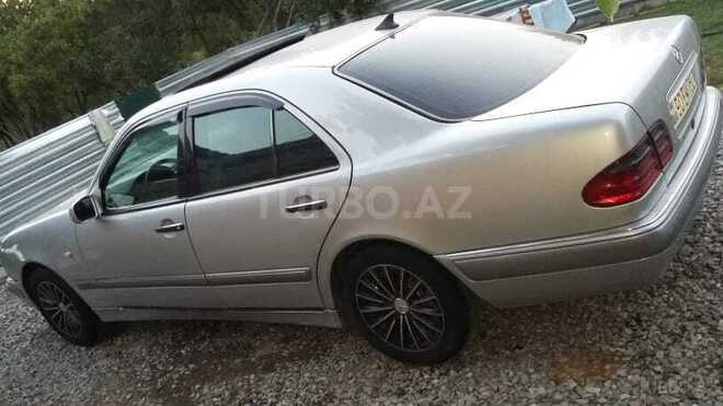 Mercedes E 220 1997, 350,000 km - 2.2 l - Bakı