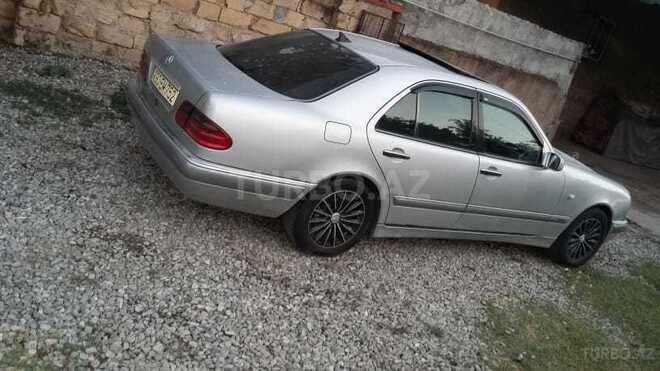 Mercedes E 220 1997, 350,000 km - 2.2 l - Bakı