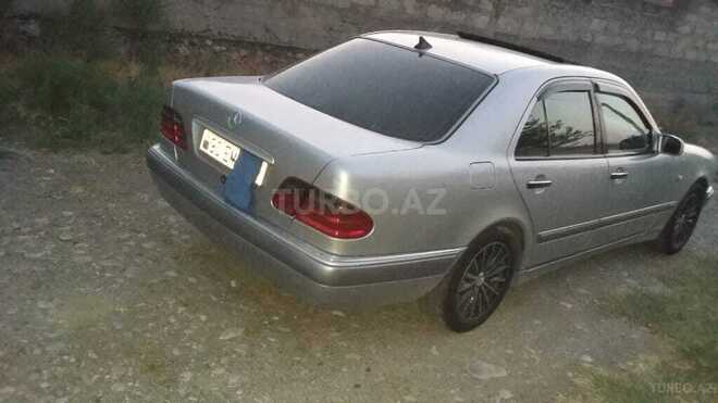 Mercedes E 220 1997, 350,000 km - 2.2 l - Bakı