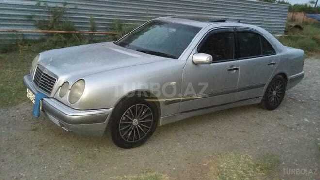 Mercedes E 220 1997, 350,000 km - 2.2 l - Bakı