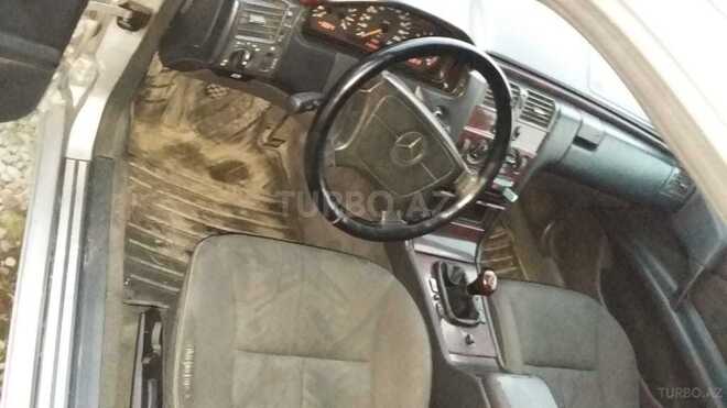 Mercedes E 220 1997, 350,000 km - 2.2 l - Bakı