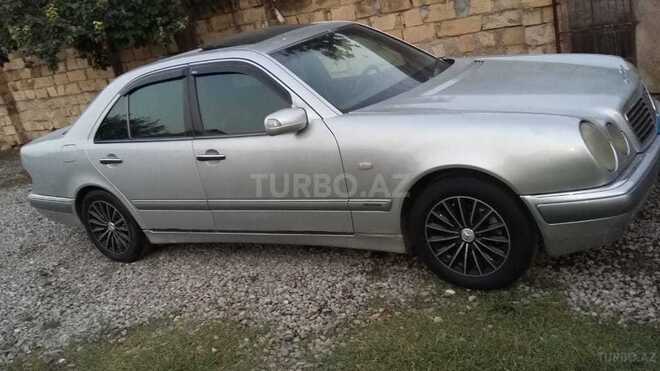 Mercedes E 220 1997, 350,000 km - 2.2 l - Bakı