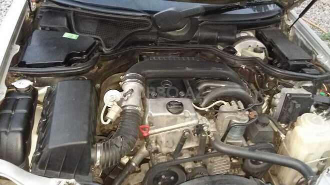 Mercedes E 220 1997, 350,000 km - 2.2 l - Bakı