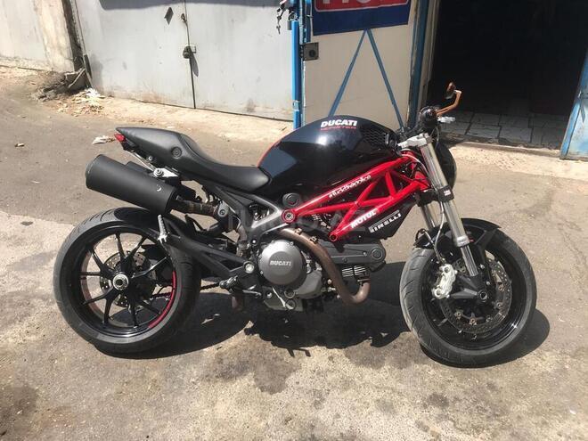 Ducati Monster 796 2011, 16 km - 0.8 l - Bakı