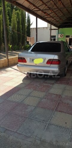 Mercedes E 240 2001, 100,000 km - 2.6 l - Bərdə