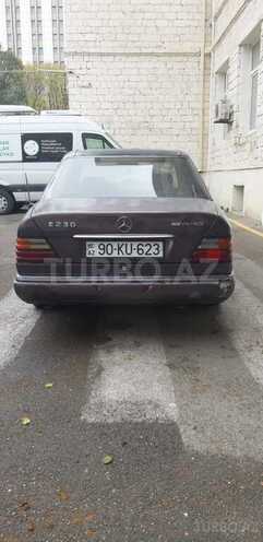 Mercedes E 230 1992, 298,000 km - 2.3 l - Bakı