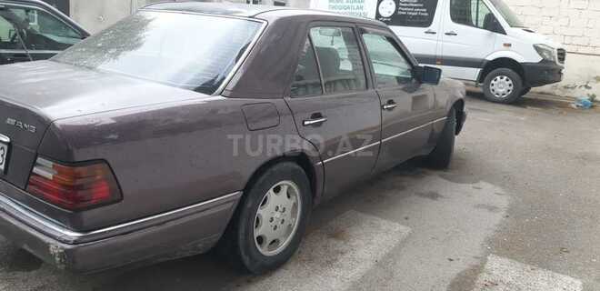 Mercedes E 230 1992, 298,000 km - 2.3 l - Bakı