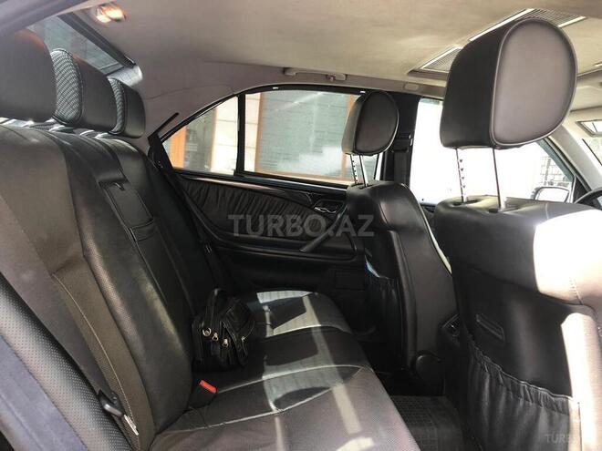 Mercedes E 200 2001, 234,000 km - 2.0 l - Bakı