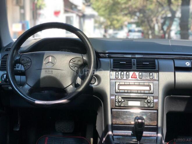 Mercedes E 200 2001, 234,000 km - 2.0 l - Bakı