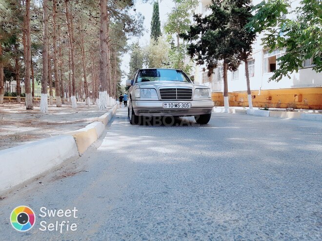Mercedes E 200 1993, 420,000 km - 2.0 l - Sumqayıt