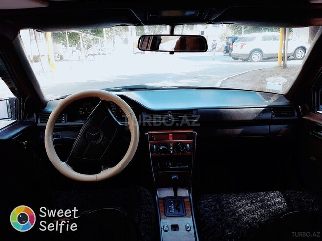 Mercedes E 200 1993, 420,000 km - 2.0 l - Sumqayıt