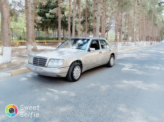 Mercedes E 200 1993, 420,000 km - 2.0 l - Sumqayıt