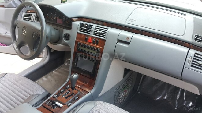 Mercedes E 240 1999, 345,000 km - 2.4 l - Bakı