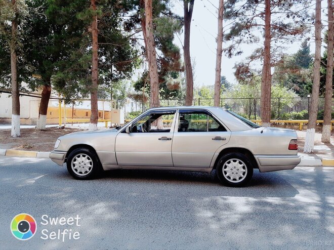 Mercedes E 200 1993, 420,000 km - 2.0 l - Sumqayıt