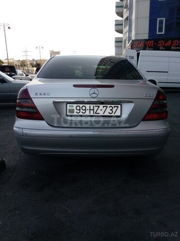 Mercedes E 220 2003, 280,000 km - 2.2 l - Bakı
