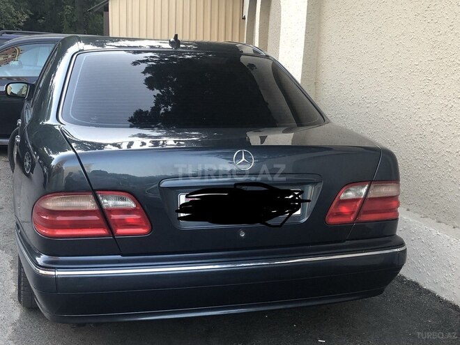 Mercedes E 260 2000, 250,000 km - 2.6 л - Bakı