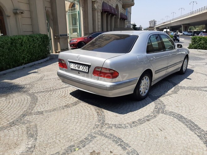 Mercedes E 240 2001, 315,000 km - 2.6 l - Bakı