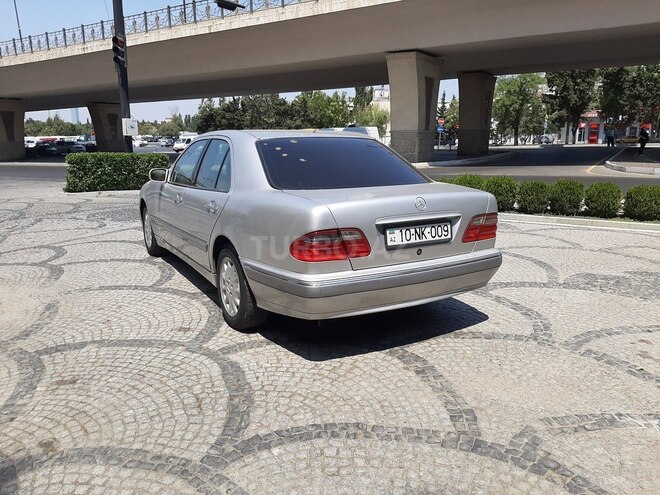 Mercedes E 240 2001, 315,000 km - 2.6 l - Bakı
