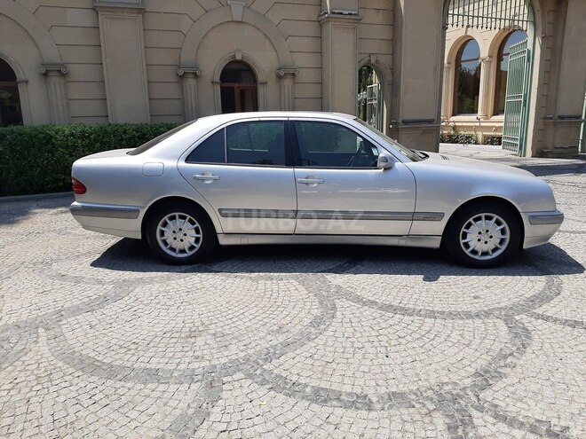 Mercedes E 240 2001, 315,000 km - 2.6 l - Bakı