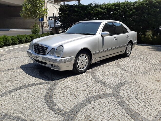 Mercedes E 240 2001, 315,000 km - 2.6 l - Bakı