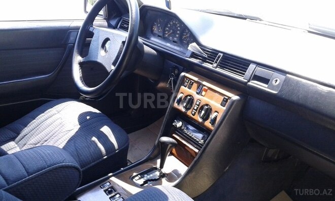 Mercedes E 230 1987, 152,354 km - 2.3 l - Bərdə