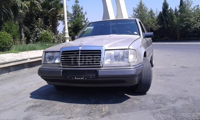 Mercedes E 230 1987, 152,354 km - 2.3 l - Bərdə