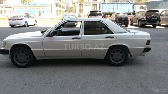 Mercedes 190 1991, 324,569 km - 2.0 l - Bakı