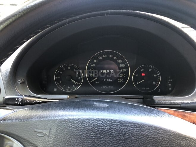 Mercedes E 220 2004, 260,000 km - 2.2 l - Bakı