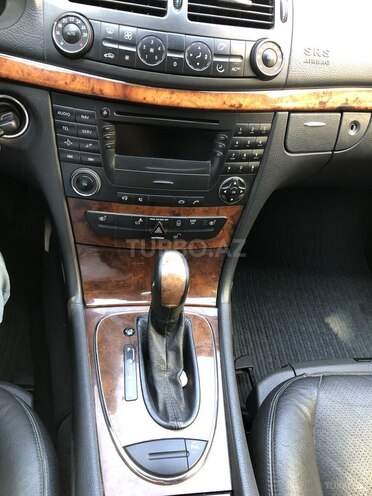 Mercedes E 220 2004, 260,000 km - 2.2 l - Bakı