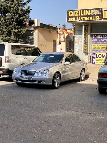 Mercedes E 220 2004, 260,000 km - 2.2 l - Bakı