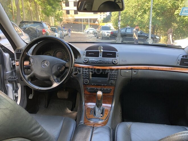 Mercedes E 220 2004, 260,000 km - 2.2 l - Bakı