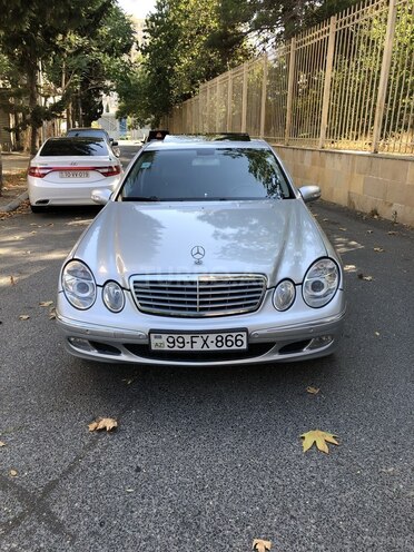 Mercedes E 220 2004, 260,000 km - 2.2 l - Bakı