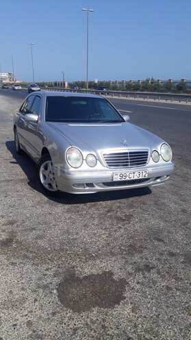 Mercedes E 220 2001, 520,000 km - 2.2 l - Bakı