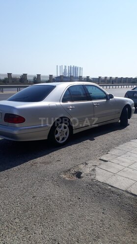 Mercedes E 220 2001, 520,000 km - 2.2 l - Bakı