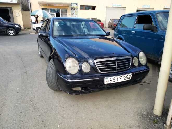Mercedes E 260 2000, 281,000 km - 2.6 l - Quba