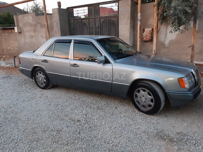 Mercedes E 230 1990, 354,252 km - 2.3 l - Bakı