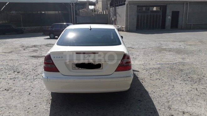 Mercedes E 260 2004, 284,000 km - 2.6 l - Bakı