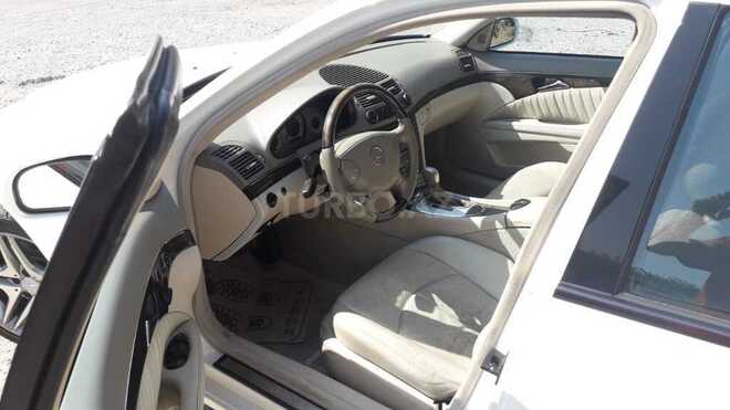 Mercedes E 260 2004, 284,000 km - 2.6 l - Bakı